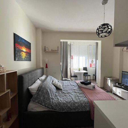 Lovely One Bedroom Studio In Tirana Exterior photo