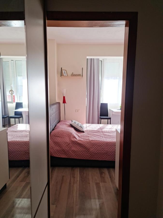 Lovely One Bedroom Studio In Tirana Exterior photo