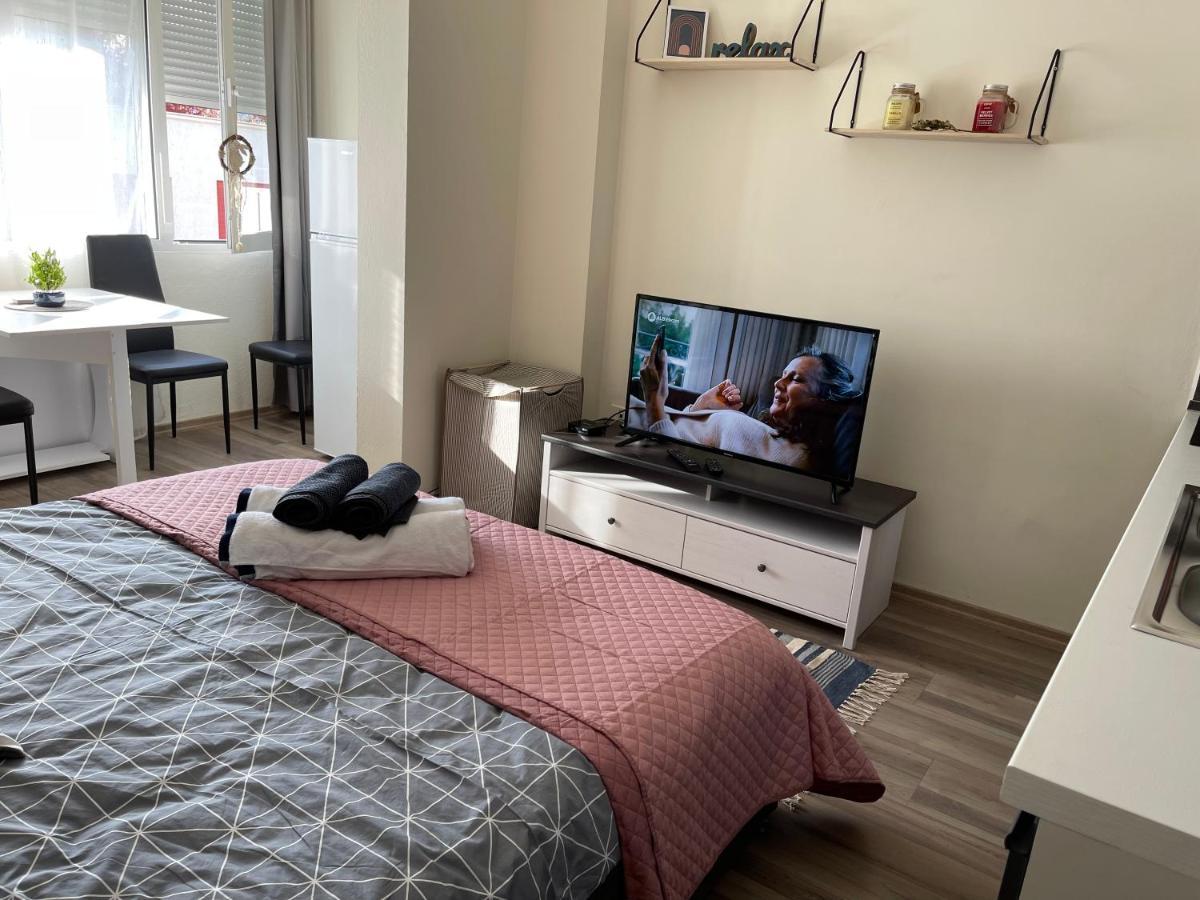 Lovely One Bedroom Studio In Tirana Exterior photo